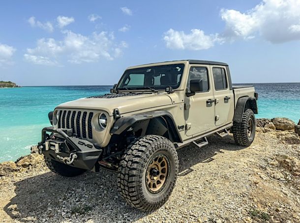 JEEP WRANGLER GLADIATOR GOLD Special Edition | 4x4 pick-up Curacao